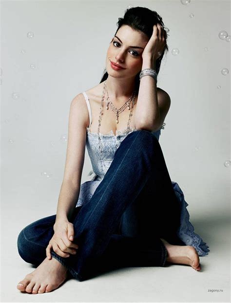 anne hathaway feet images